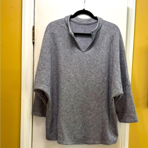 Boho Chic Cozy Gray Women's Tunic! EUC - Picture 1 of 5
